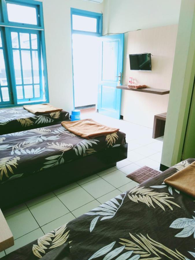 Hotel Taman Indah Madiun Extérieur photo