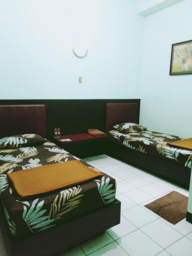 Hotel Taman Indah Madiun Extérieur photo