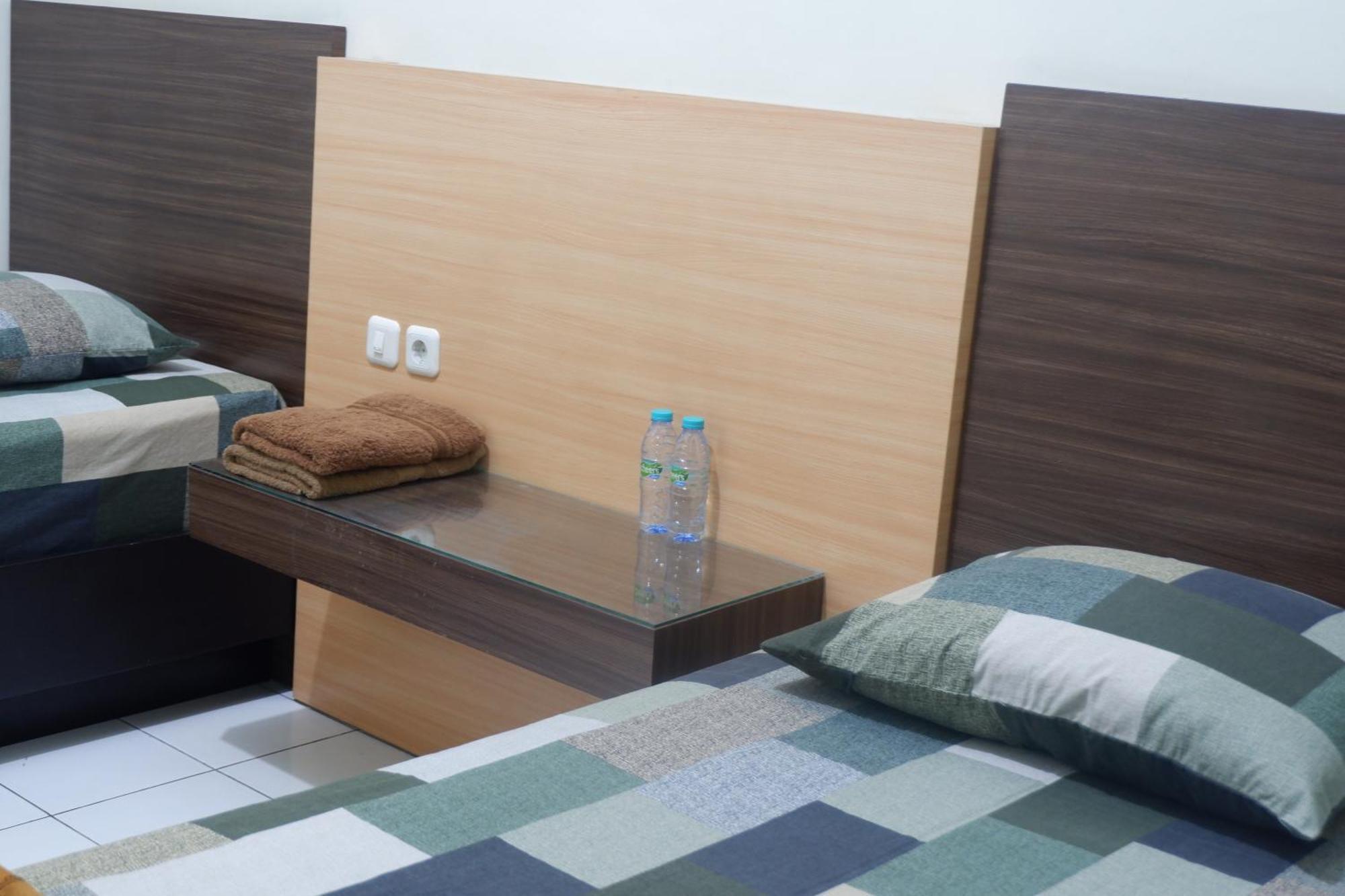Hotel Taman Indah Madiun Extérieur photo