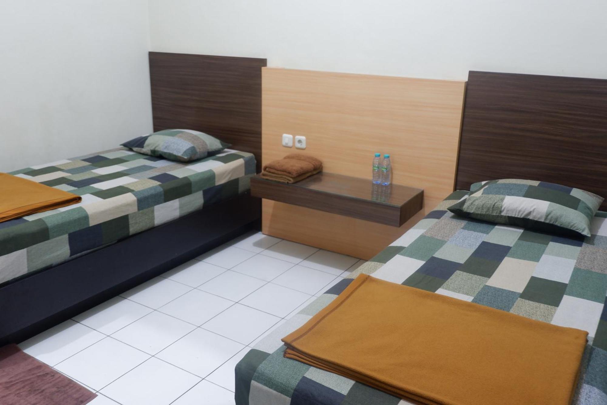 Hotel Taman Indah Madiun Extérieur photo