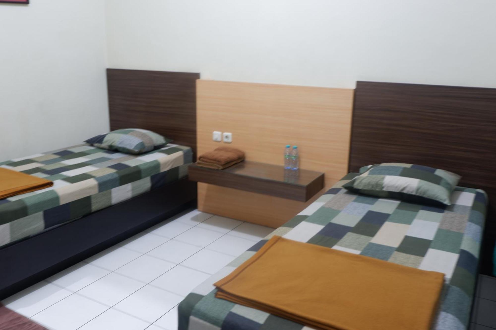 Hotel Taman Indah Madiun Extérieur photo