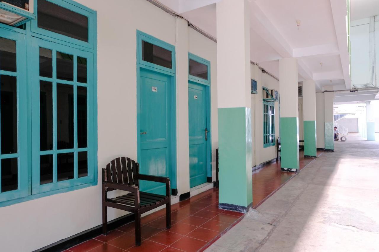 Hotel Taman Indah Madiun Extérieur photo