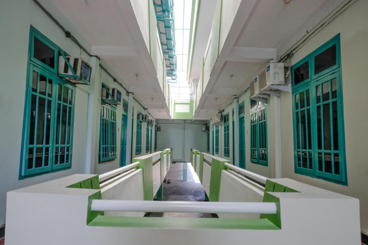 Hotel Taman Indah Madiun Extérieur photo