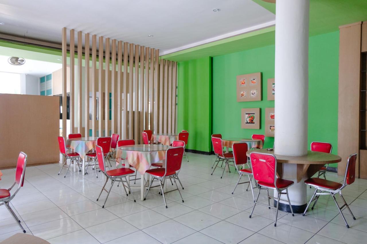 Hotel Taman Indah Madiun Extérieur photo