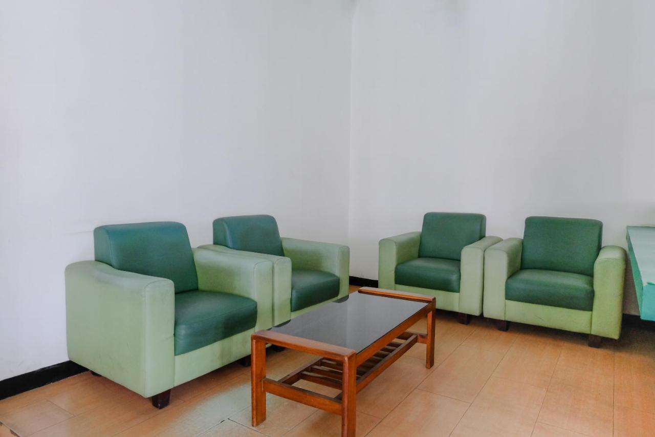 Hotel Taman Indah Madiun Extérieur photo